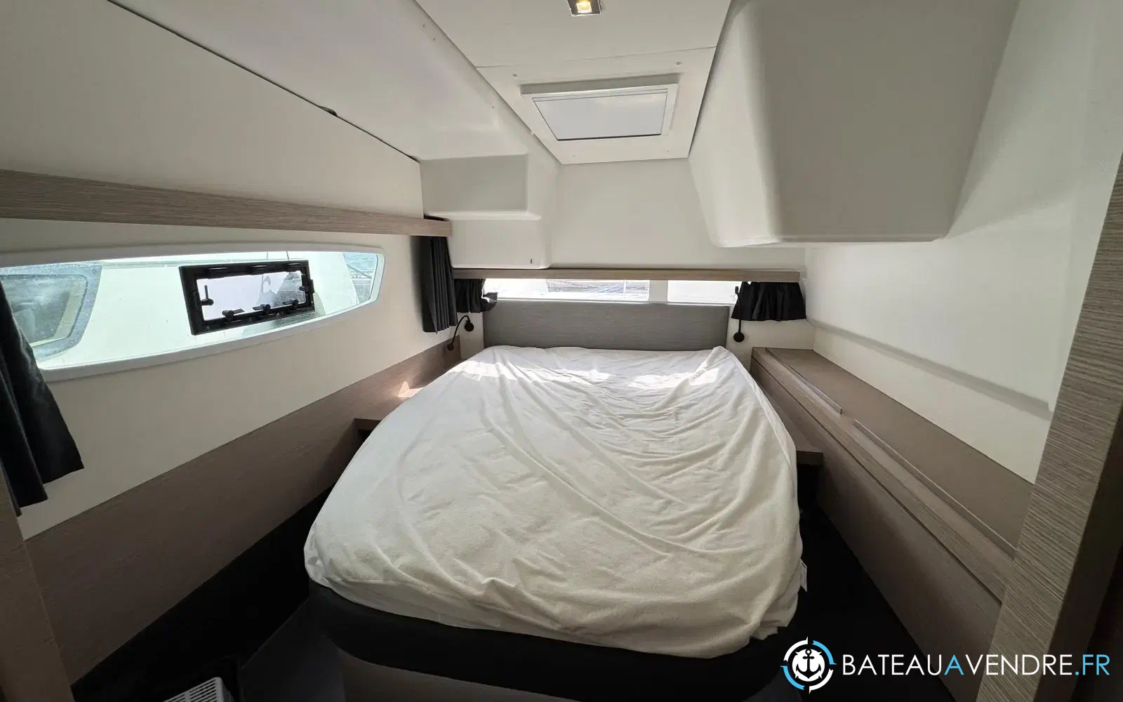 slider 27 Fountaine Pajot Isla 40