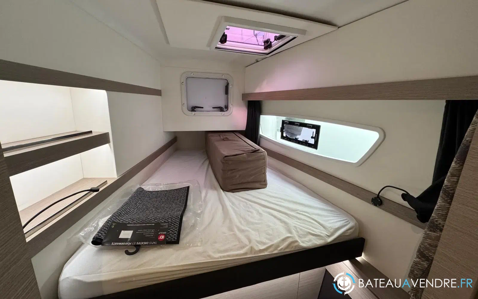 slider 28 Fountaine Pajot Isla 40