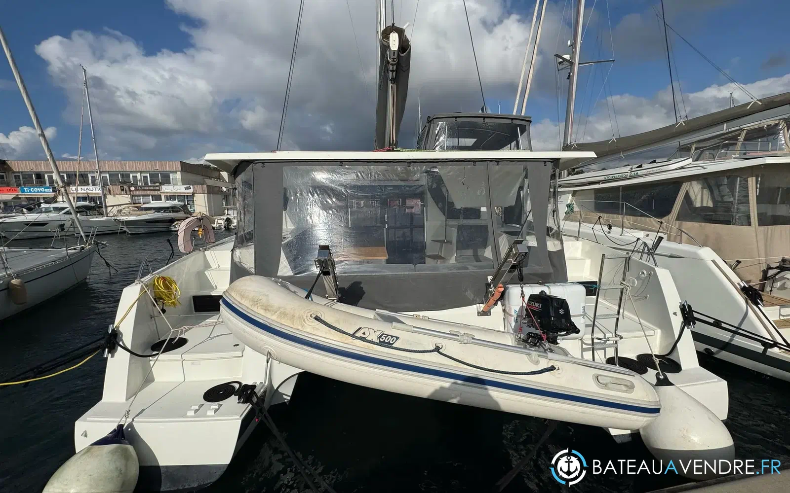 slider 2 Fountaine Pajot Isla 40
