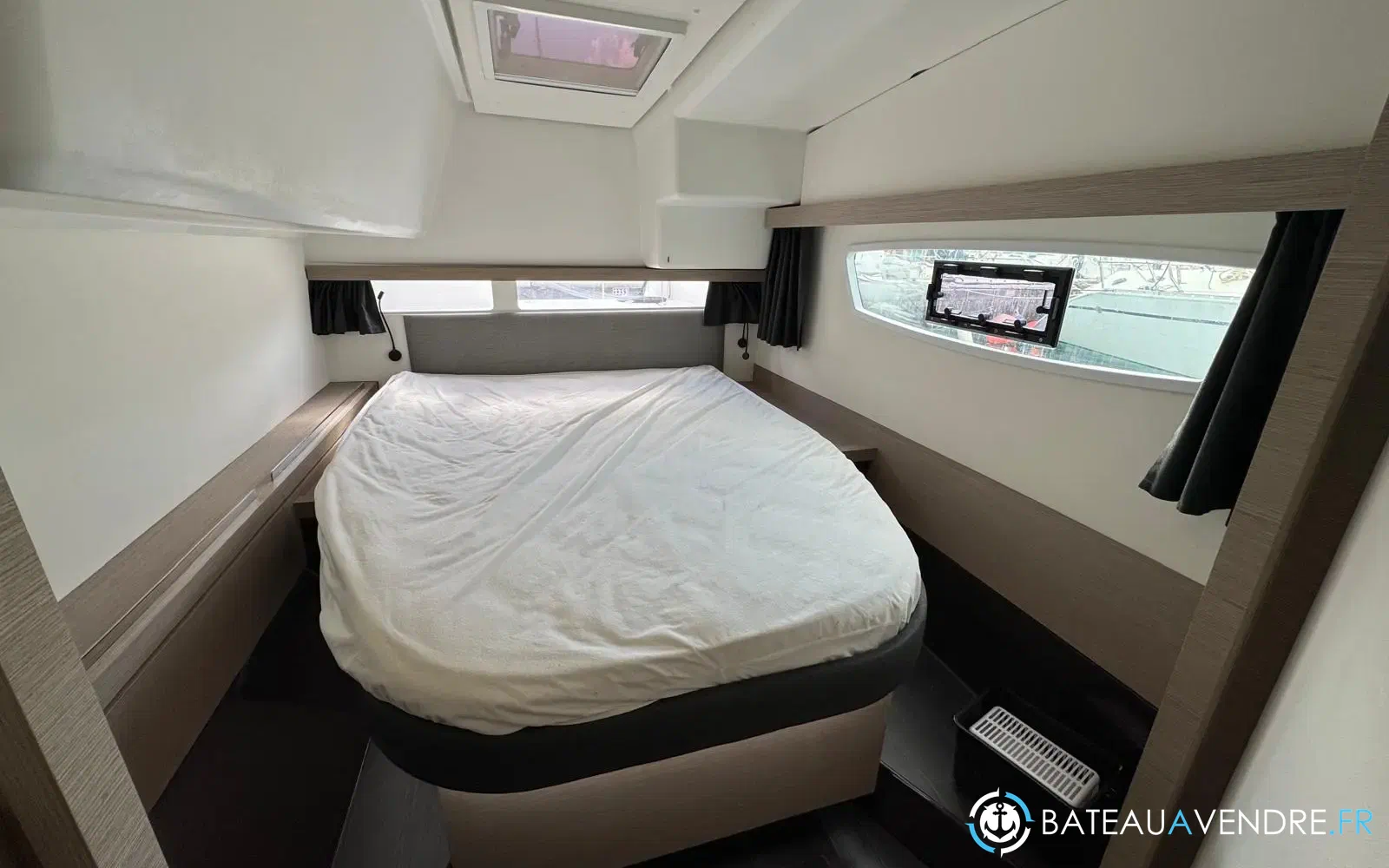 slider 29 Fountaine Pajot Isla 40