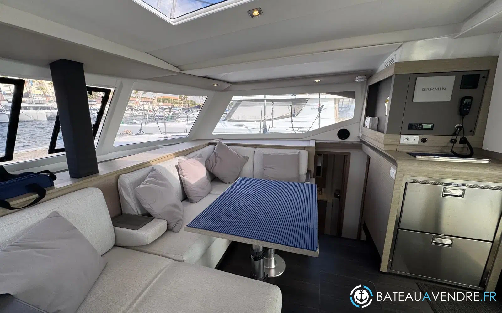 slider 44 Fountaine Pajot Isla 40