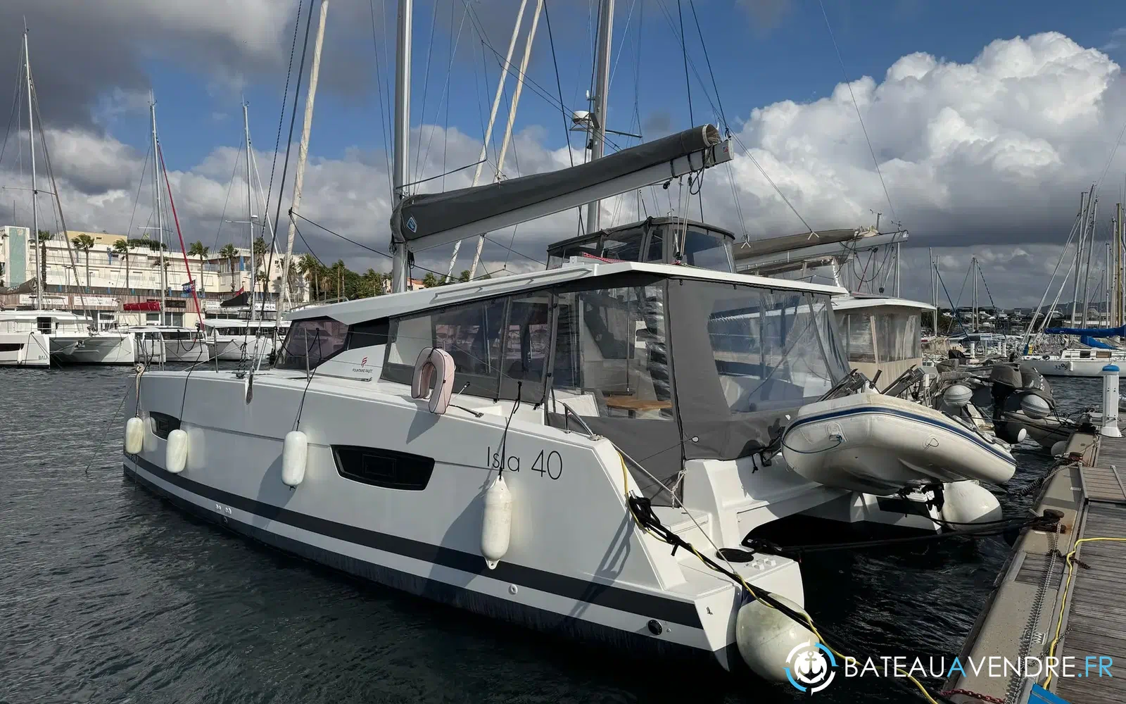 slider 4 Fountaine Pajot Isla 40