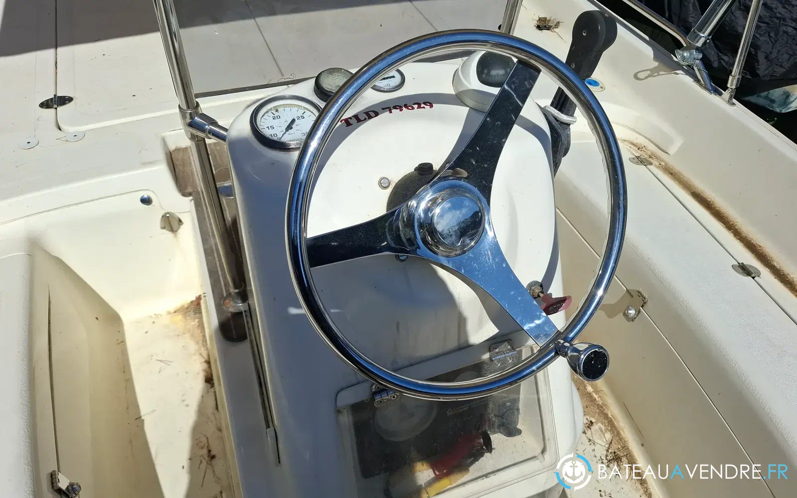 slider 22 Fabrication Artisanal Tonga 650