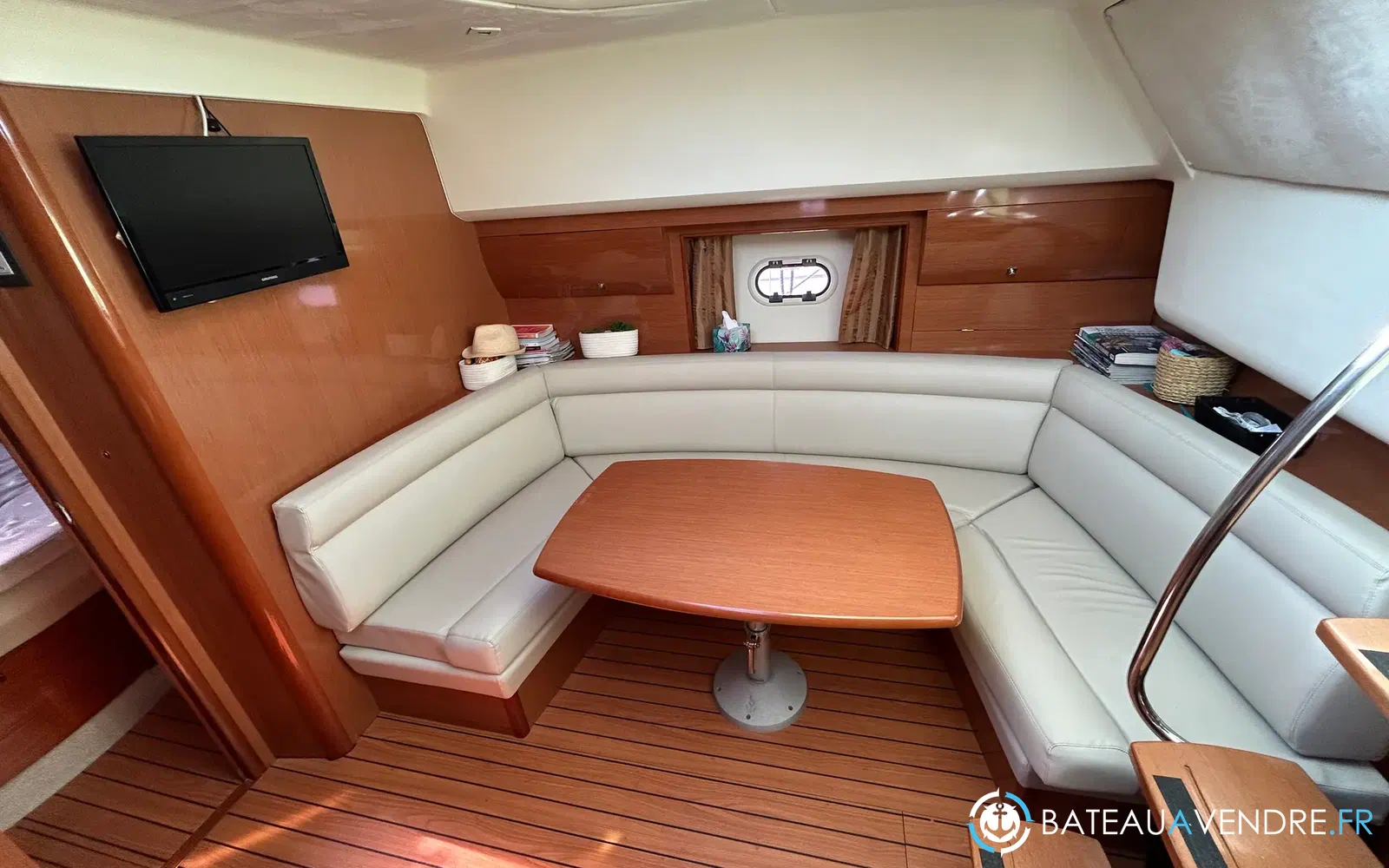 slider 19 Jeanneau Prestige 38