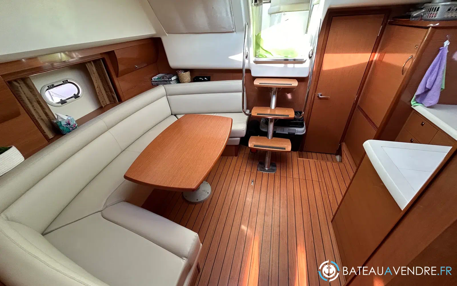 slider 22 Jeanneau Prestige 38