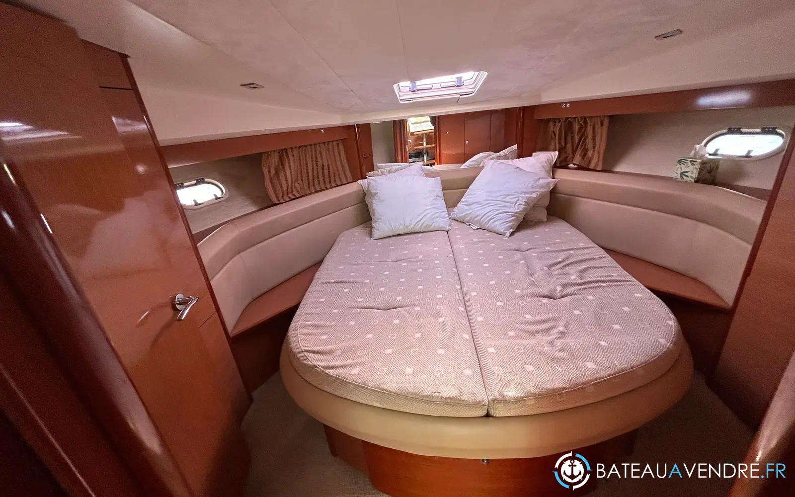 slider 23 Jeanneau Prestige 38