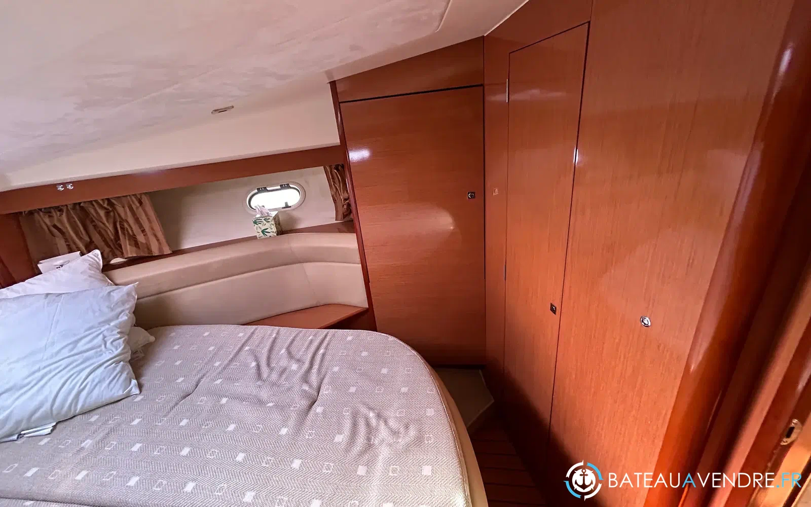 slider 24 Jeanneau Prestige 38