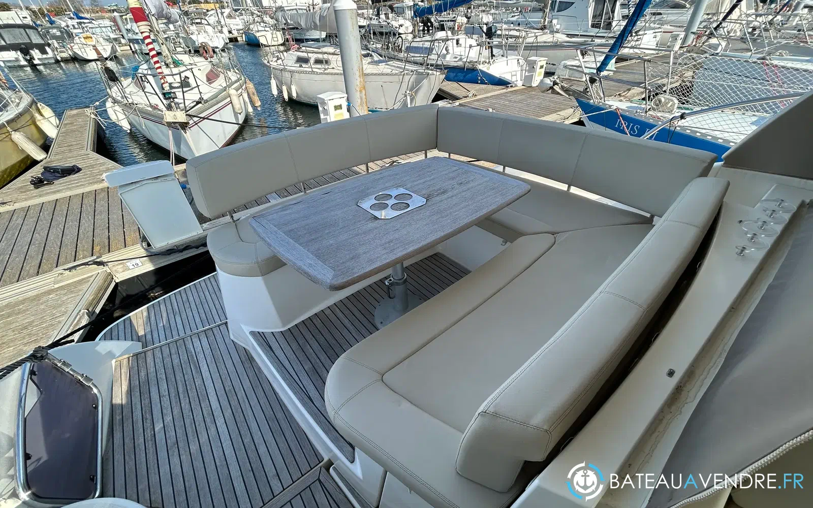 slider 7 Jeanneau Prestige 38