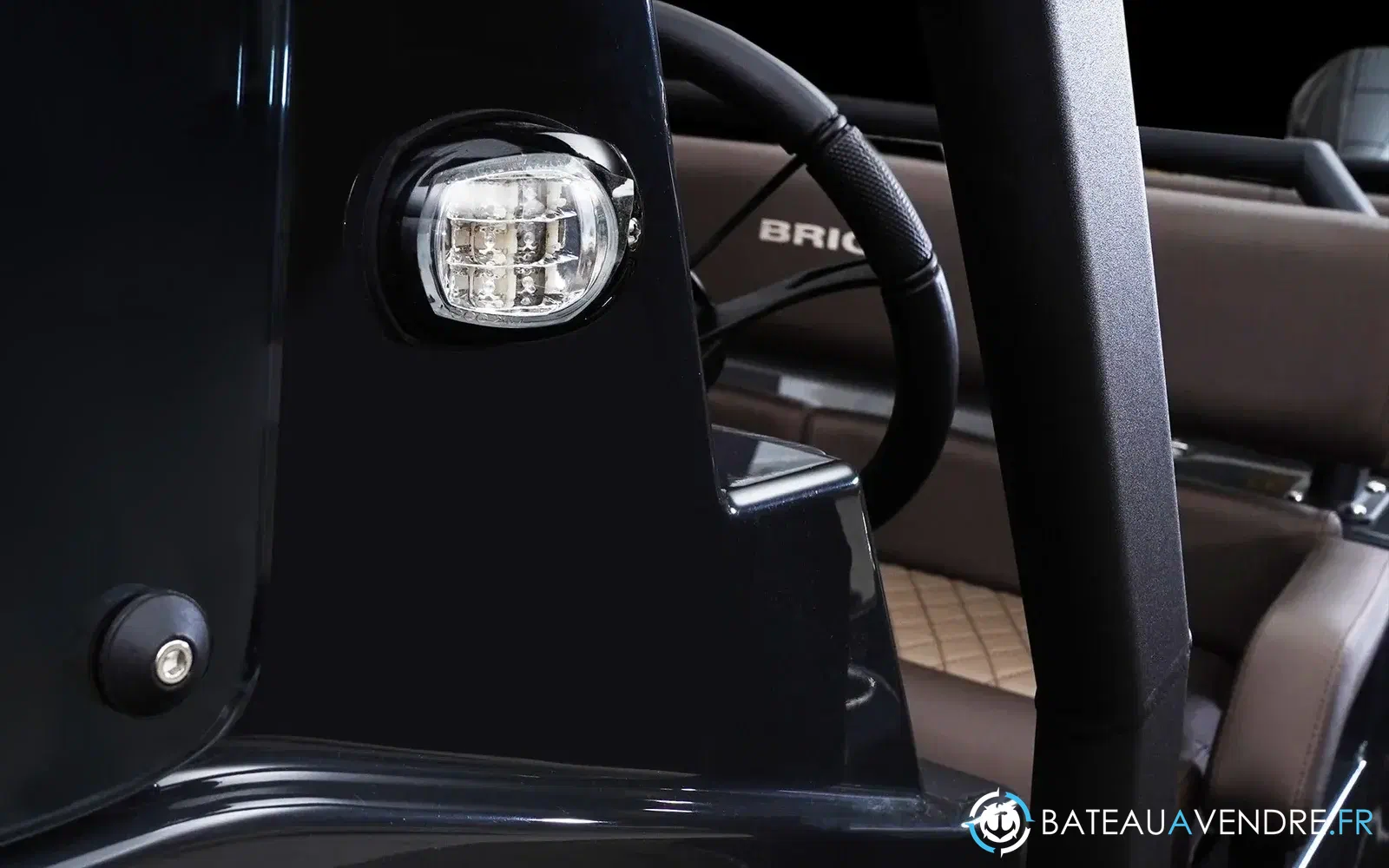slider 9 Brig Navigator 26