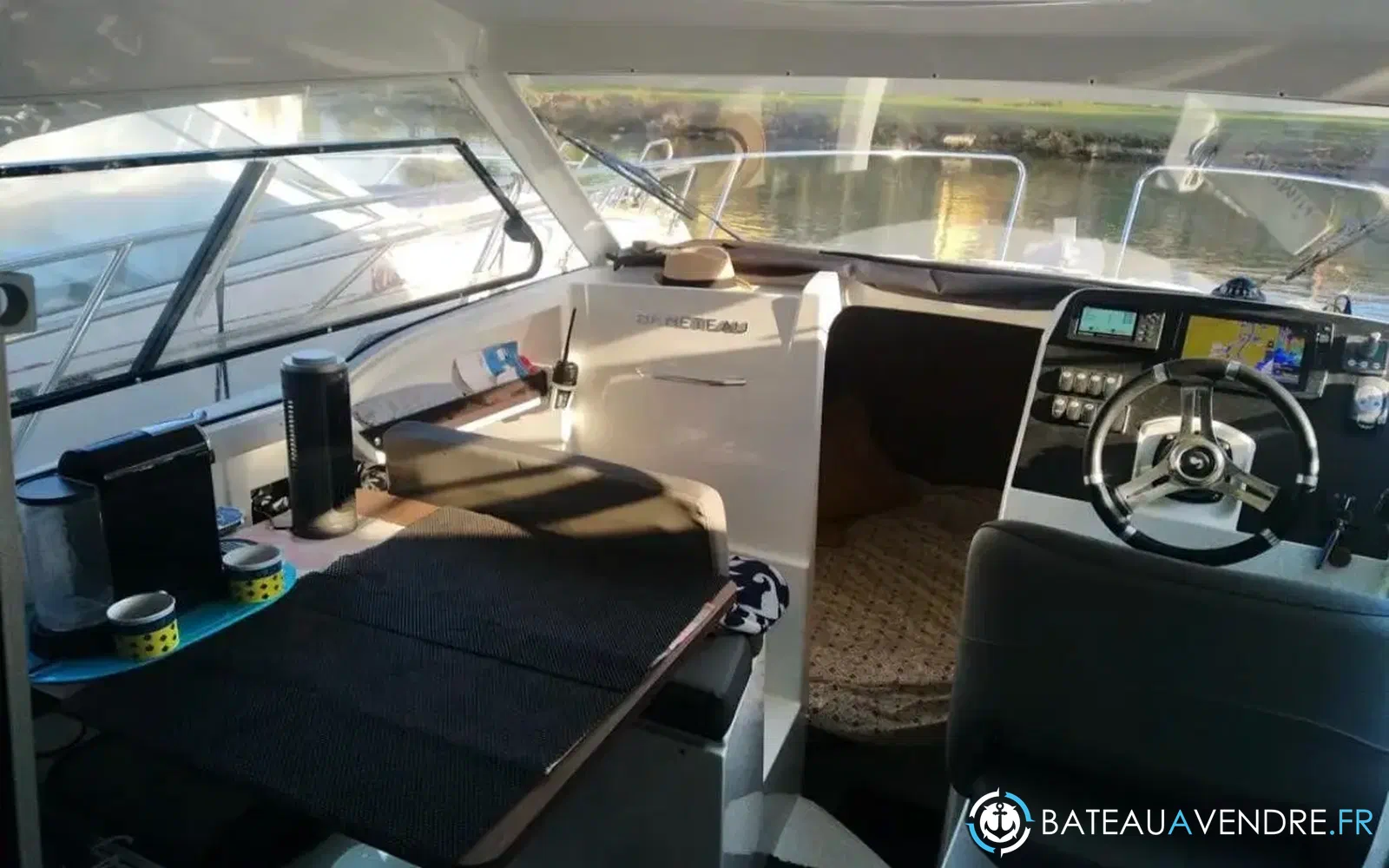 slider 7 Beneteau Antares 8 OB
