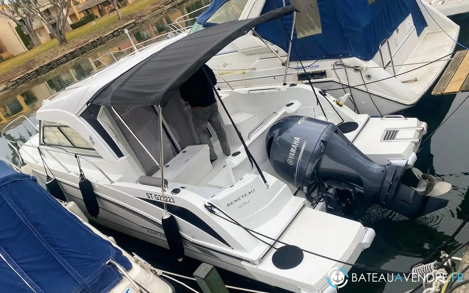 slider 4 Beneteau Antares 8 OB