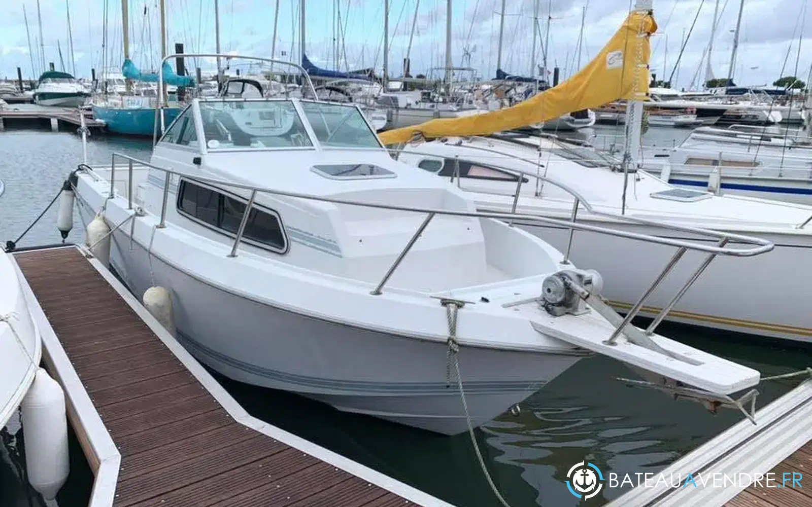 slider 1 Chris Craft Sea Hawk 266