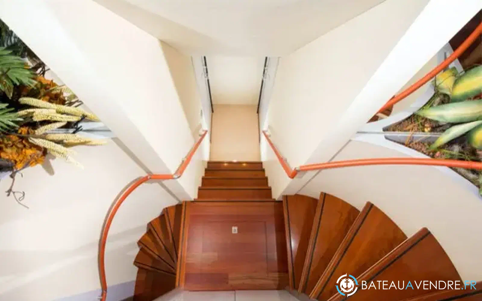 slider 14 Heesen 30