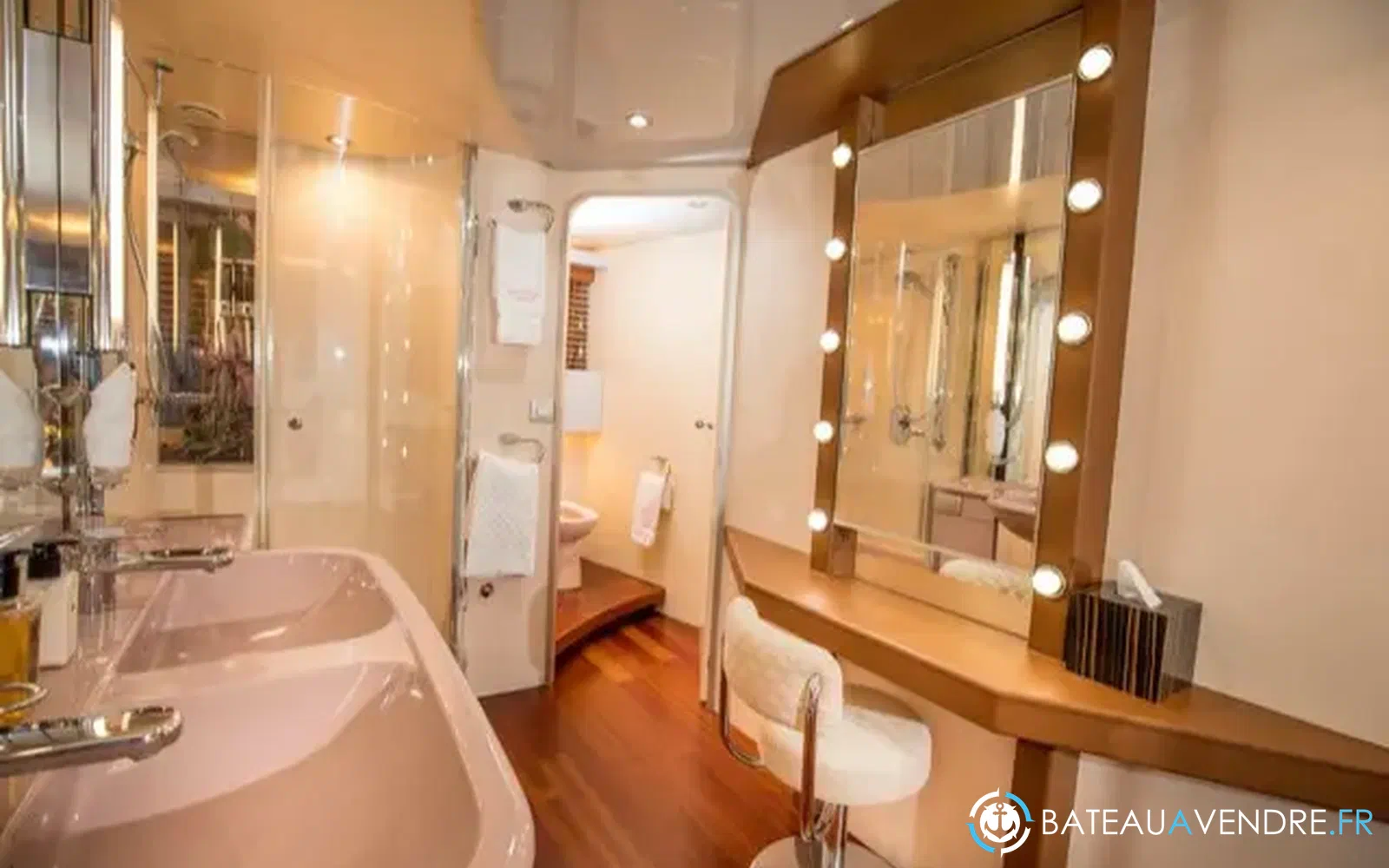 slider 16 Heesen 30