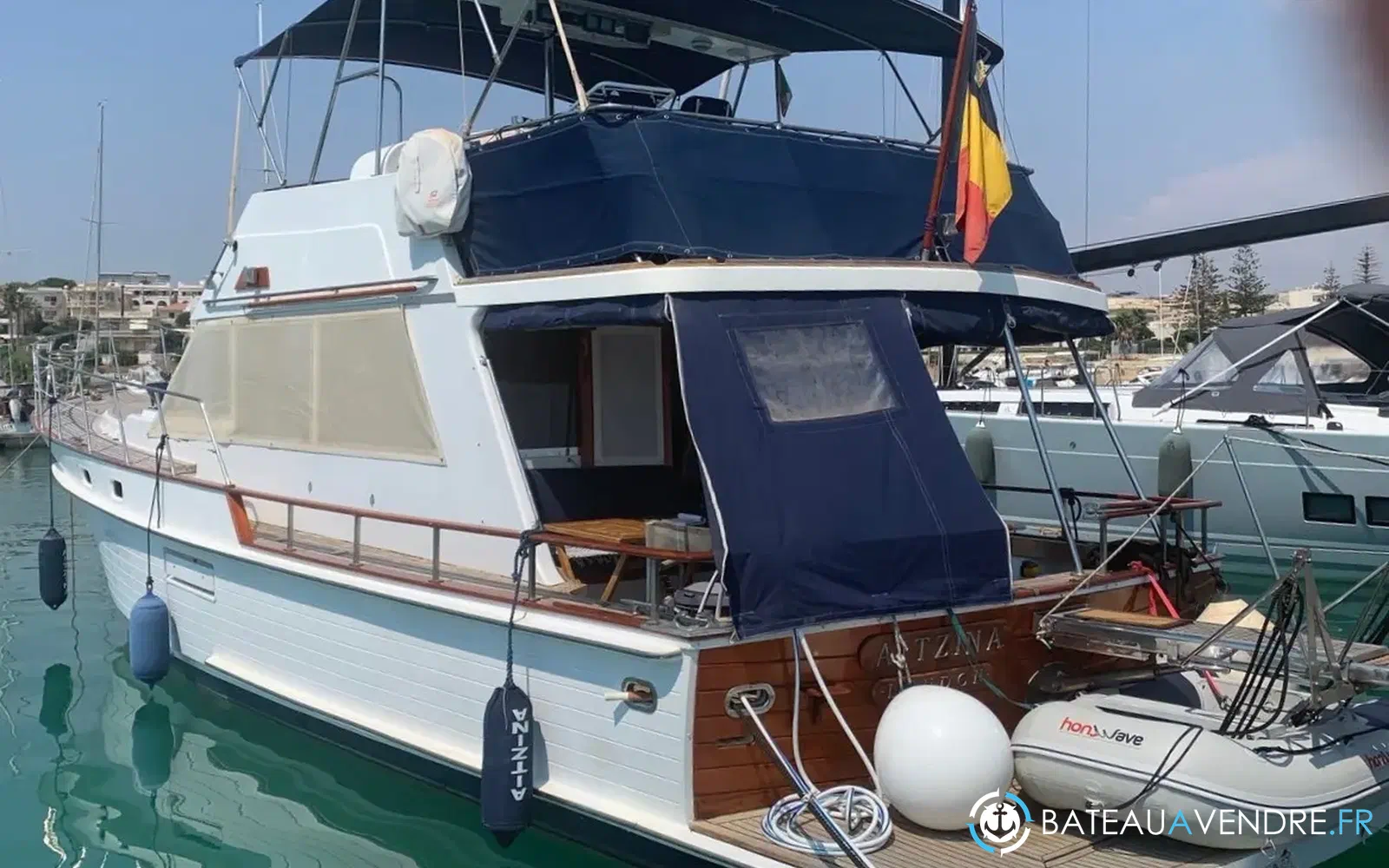 slider 3 Konghalvorsen Island Gipsy 44 Motor Yacht