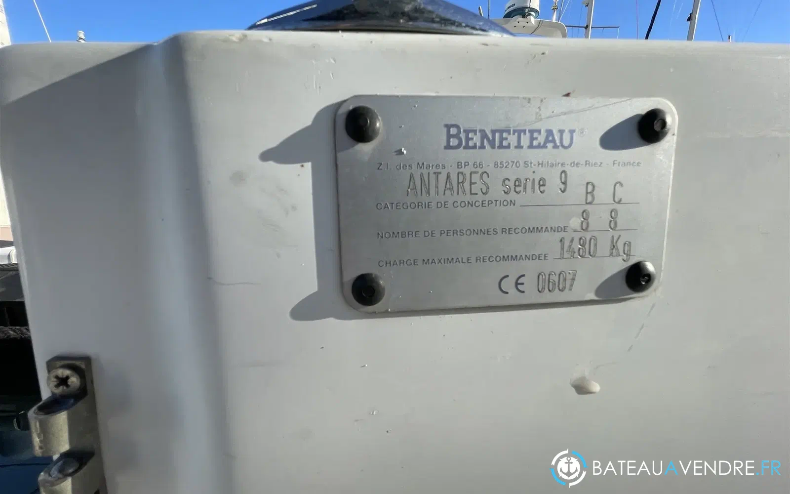 slider 16 Beneteau Antares Serie 9