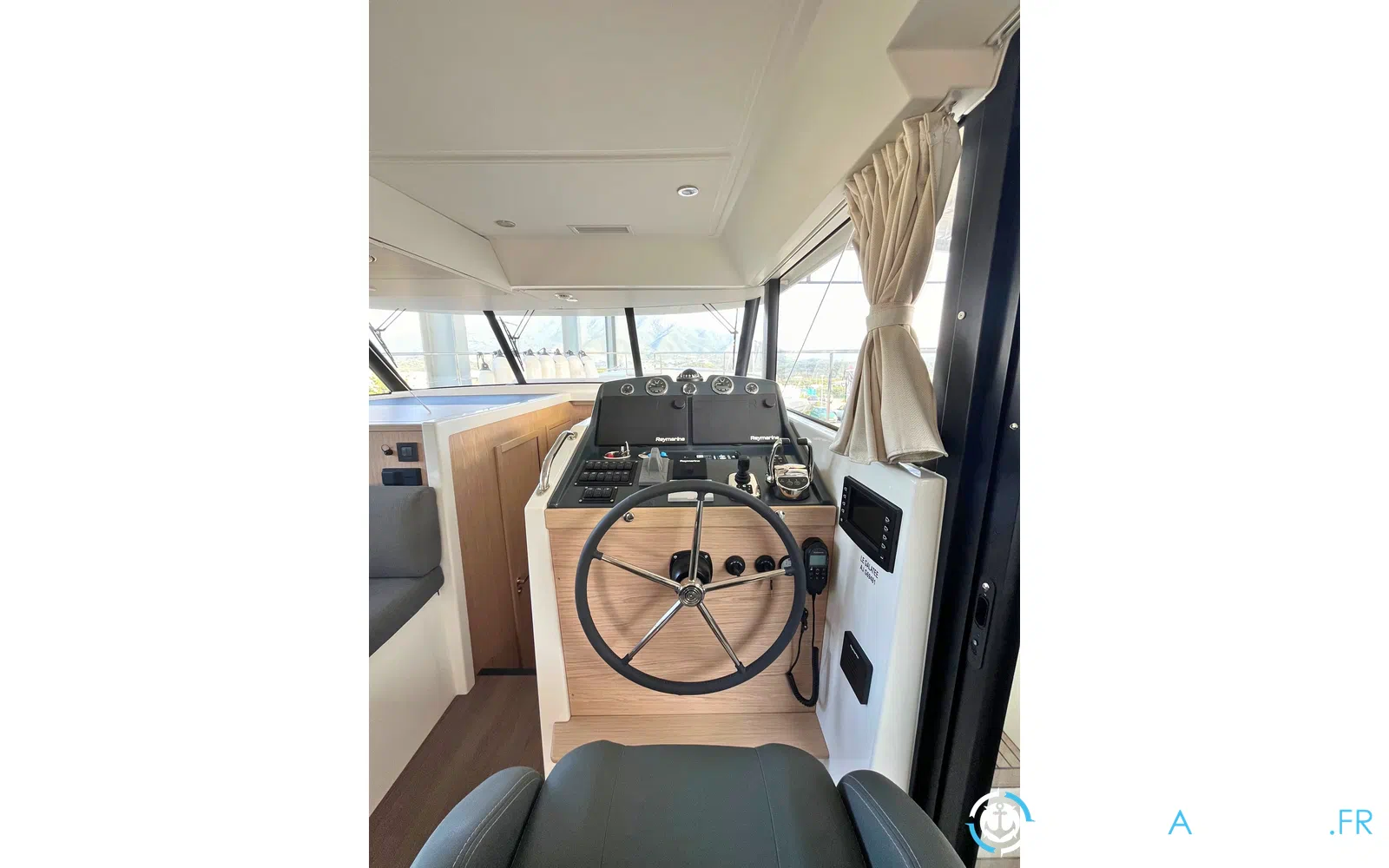 slider 1 Beneteau Swift Trawler 48