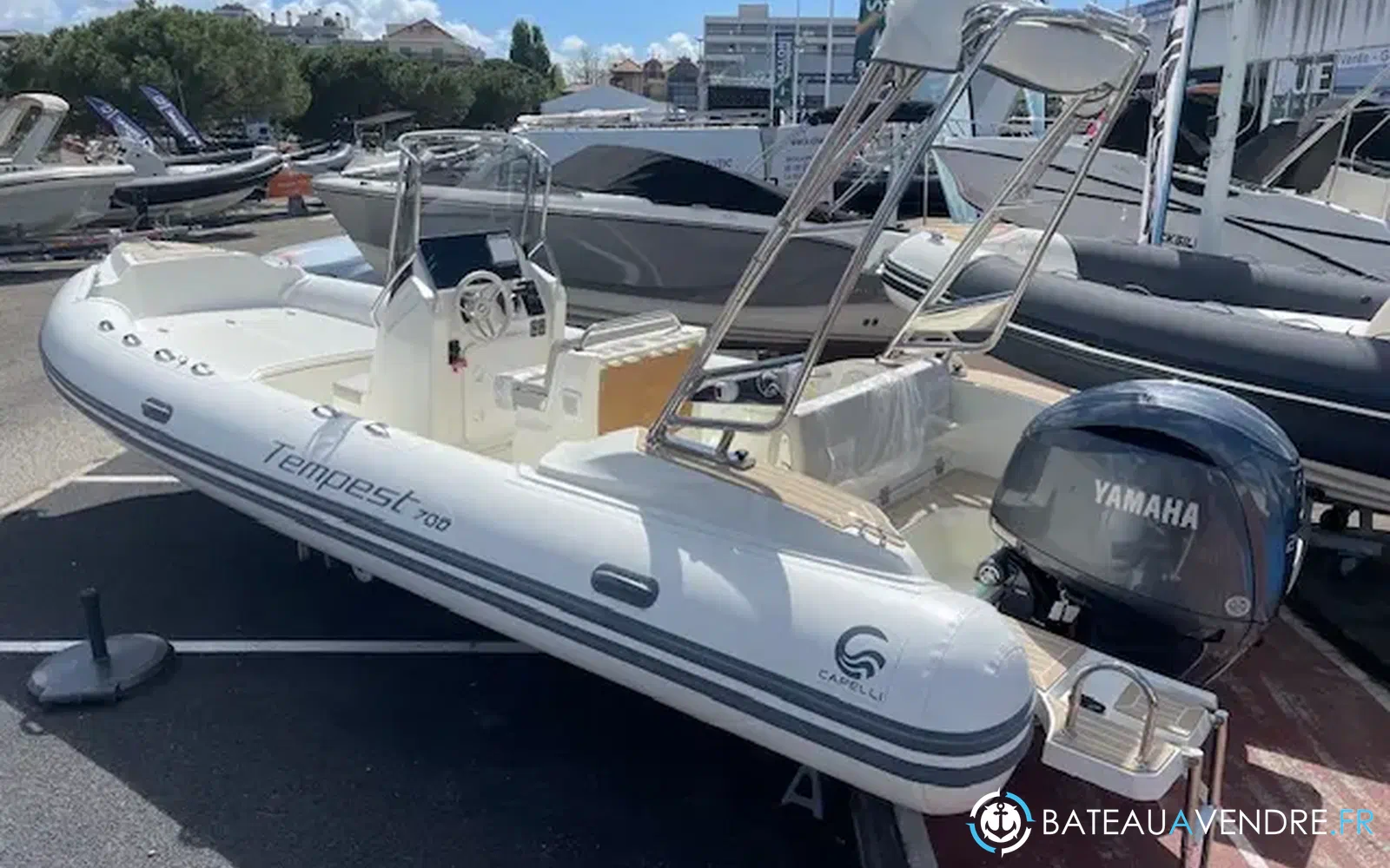 slider 0 Capelli Tempest 700 Luxe