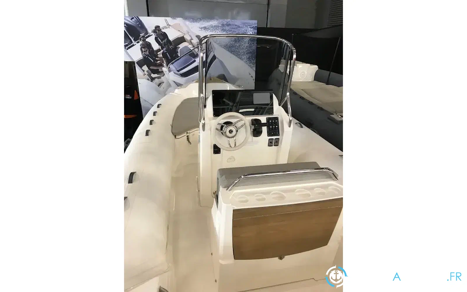 slider 3 Capelli Tempest 700 Luxe