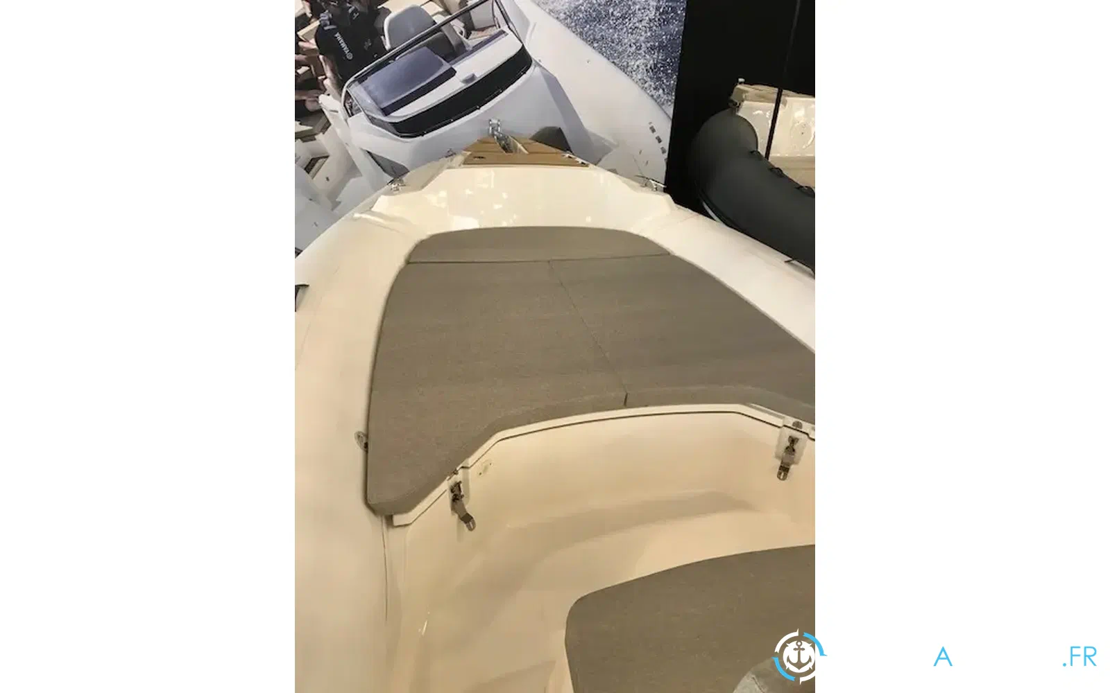 slider 4 Capelli Tempest 700 Luxe