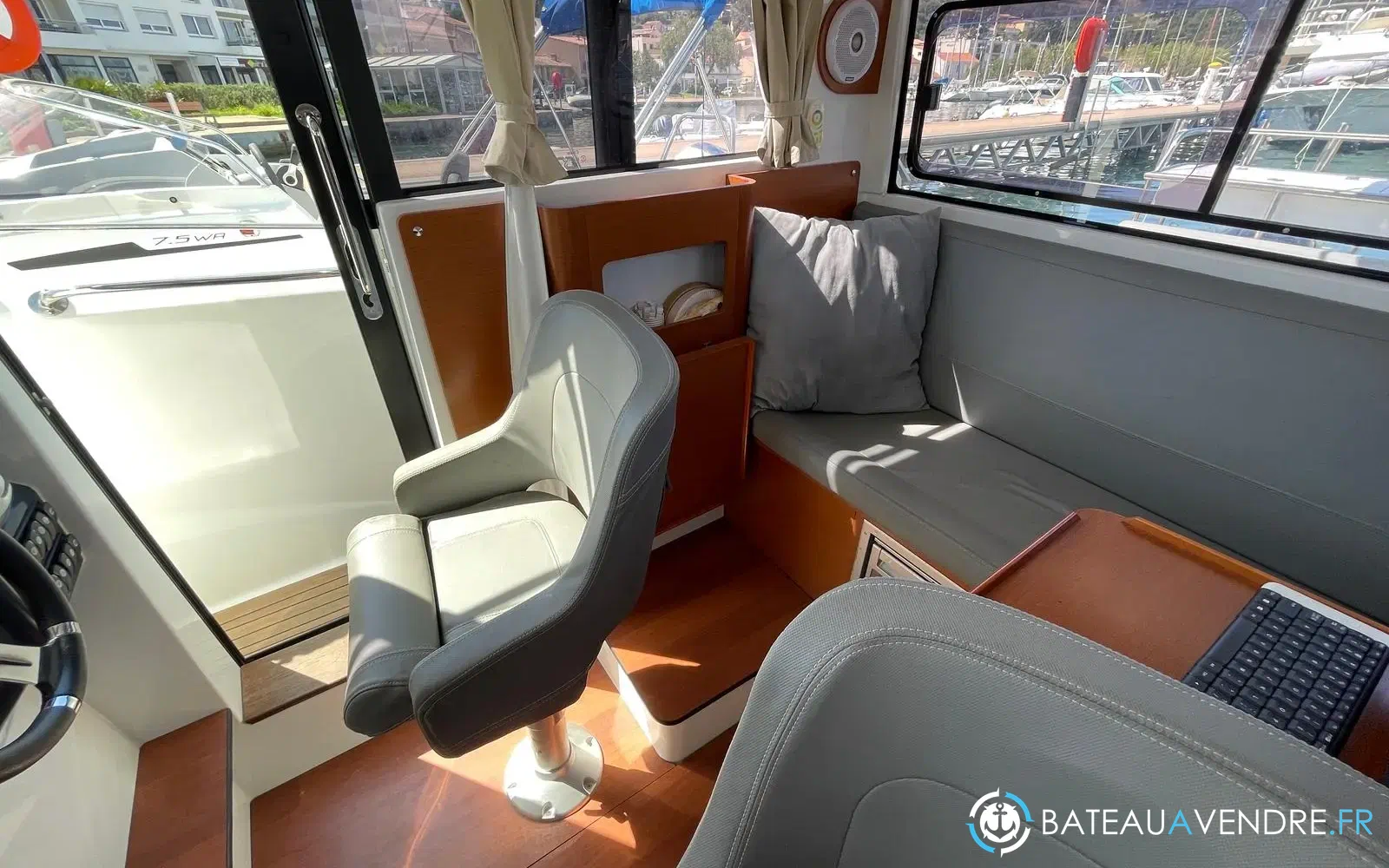 slider 25 Beneteau Barracuda 9
