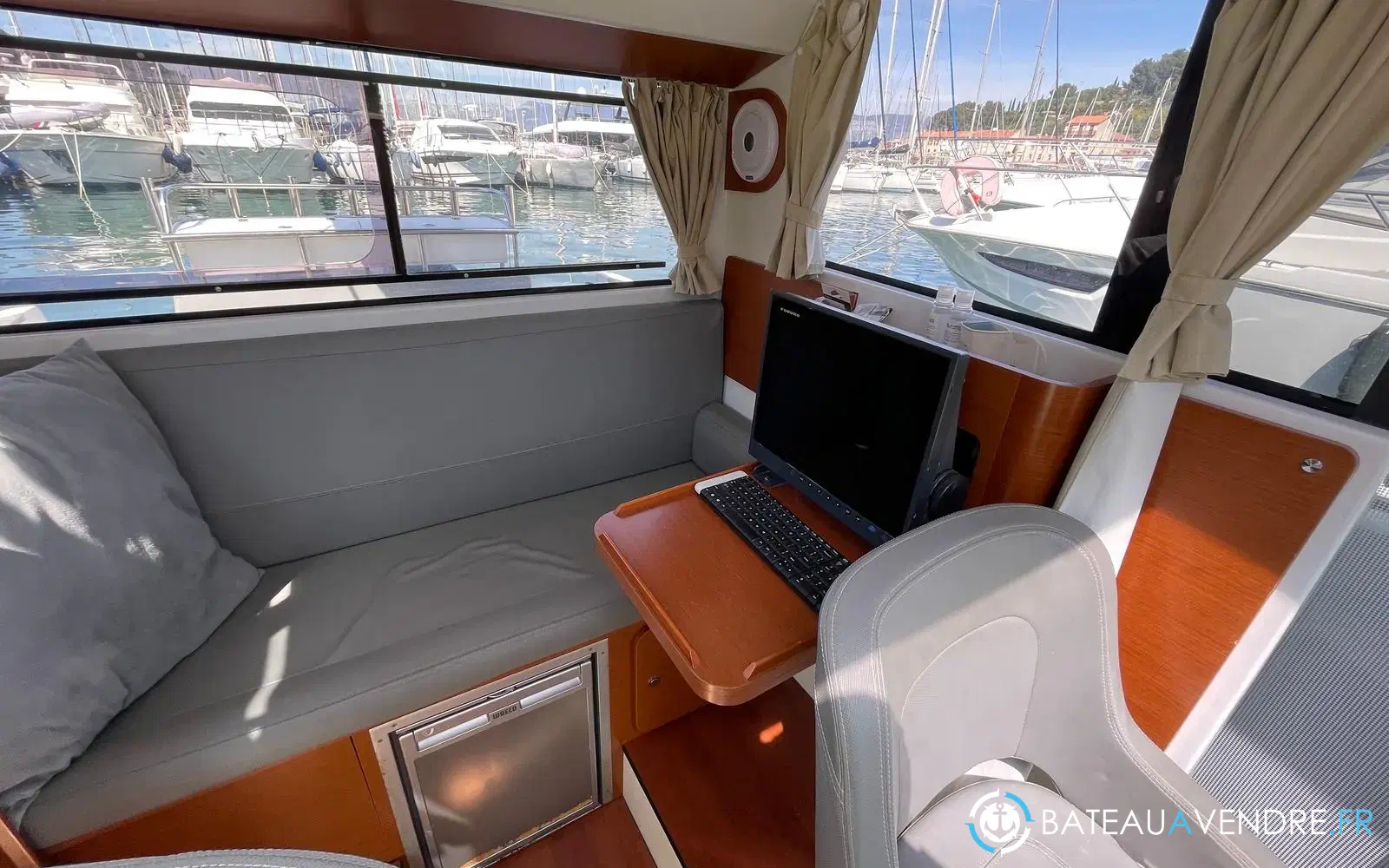 slider 29 Beneteau Barracuda 9