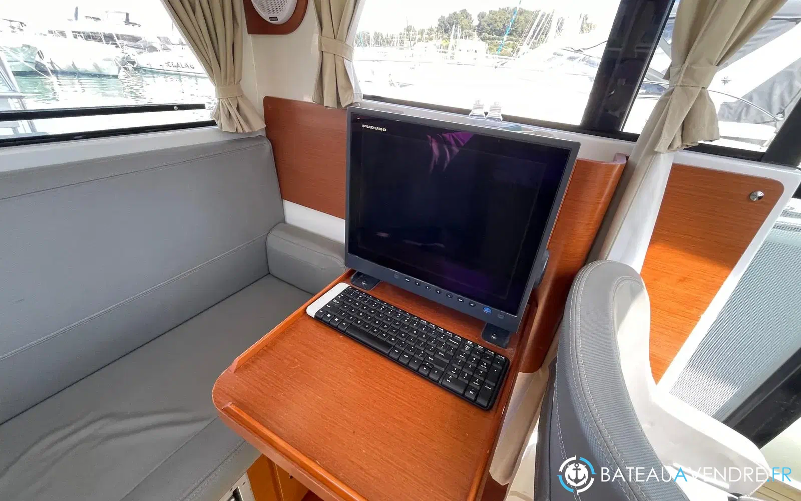 slider 30 Beneteau Barracuda 9