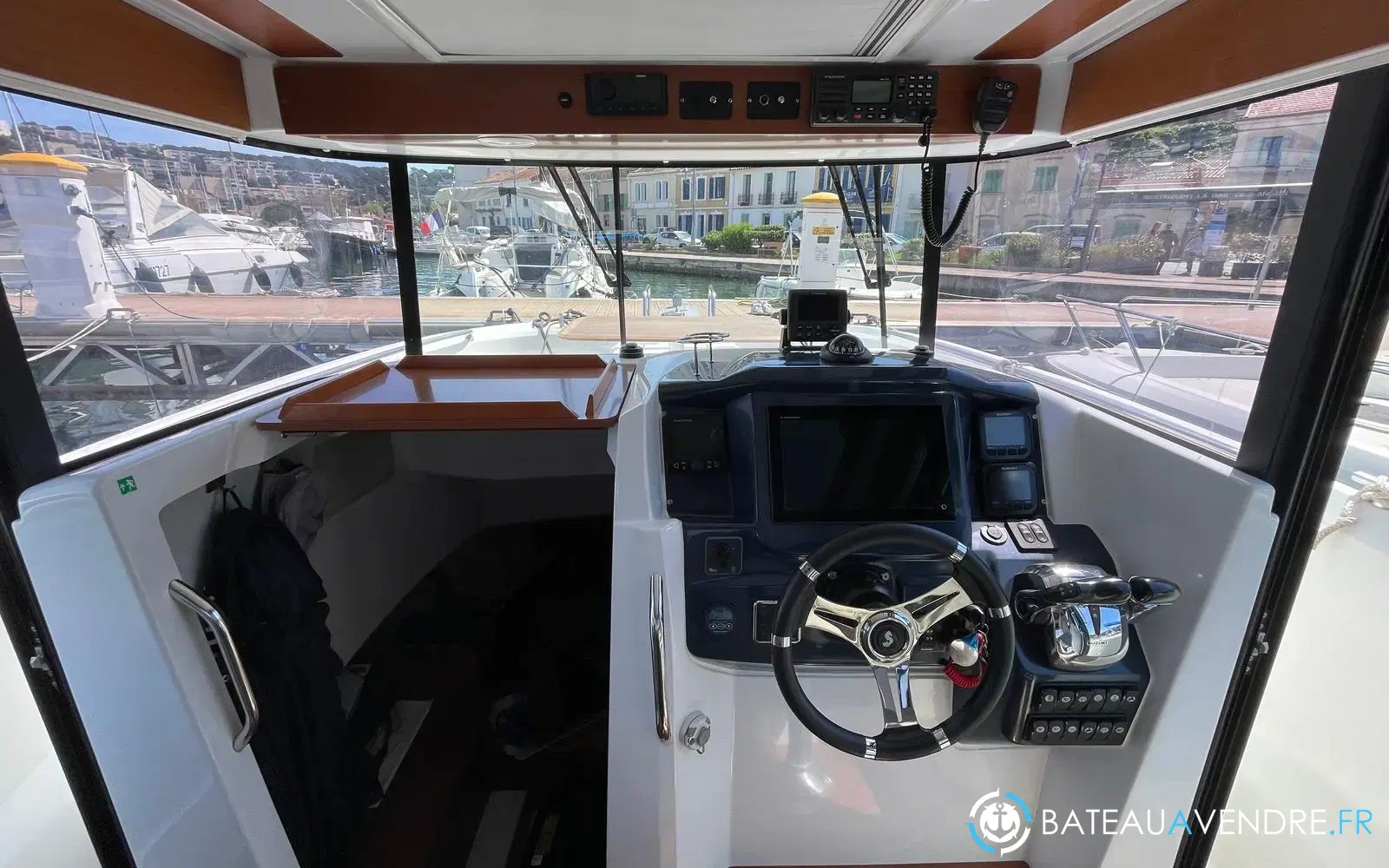 slider 33 Beneteau Barracuda 9