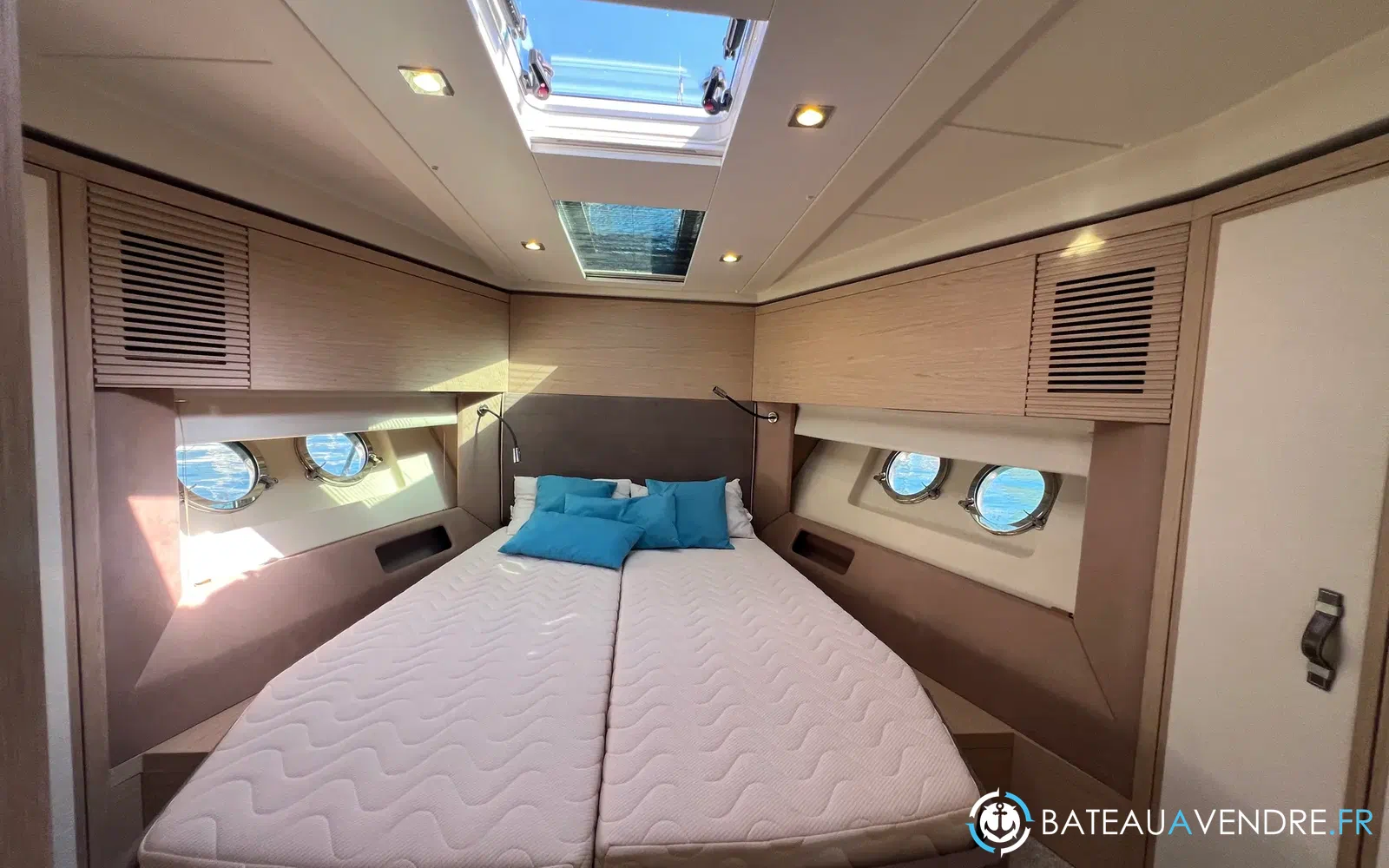 slider 8 Beneteau Monte Carlo 5