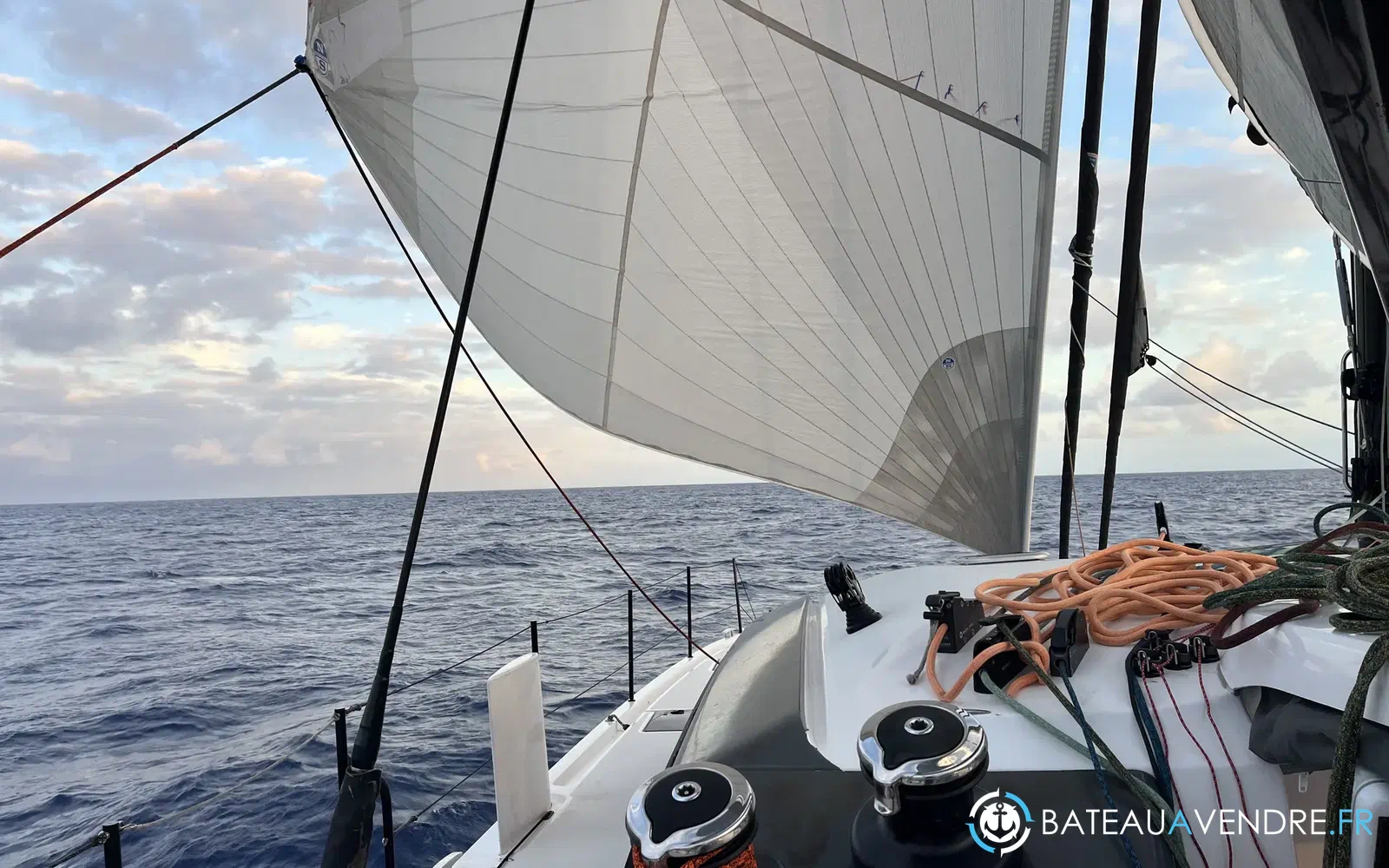 slider 11 Outremer 55
