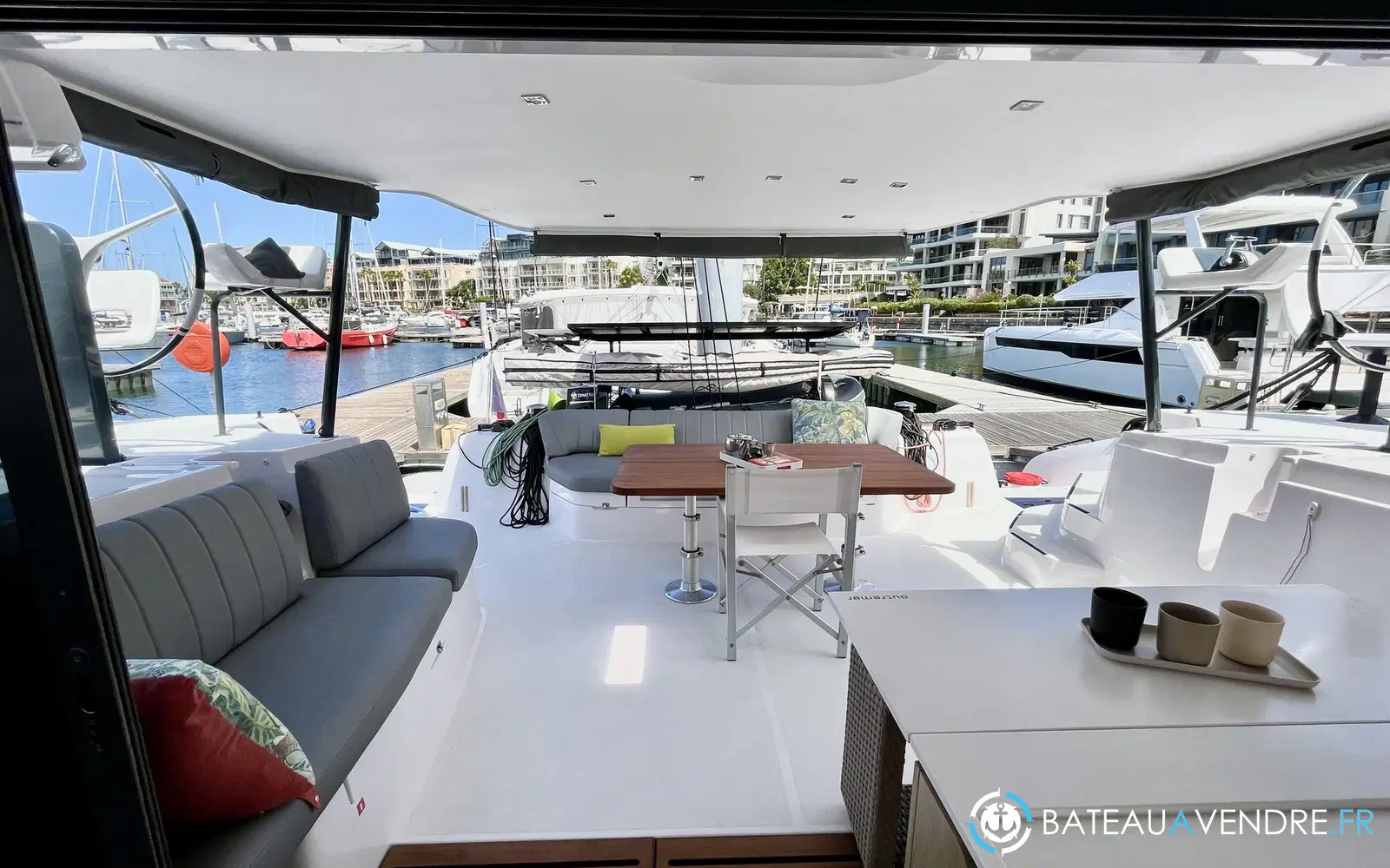 slider 12 Outremer 55