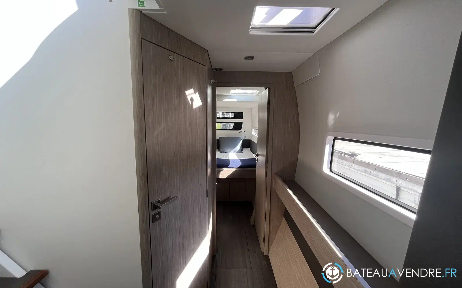 slider 31 Outremer 55