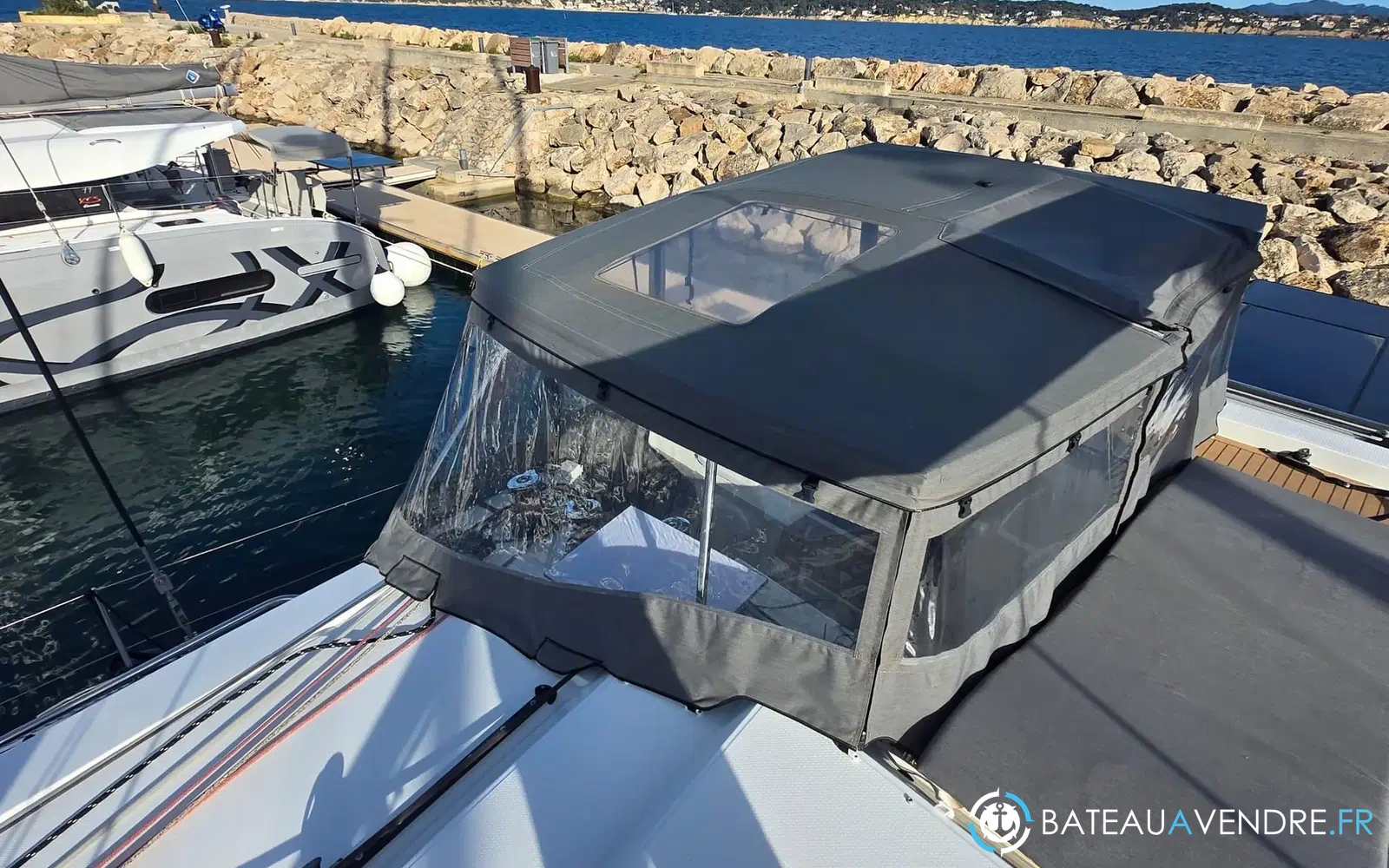slider 12 Fountaine Pajot Astrea 42
