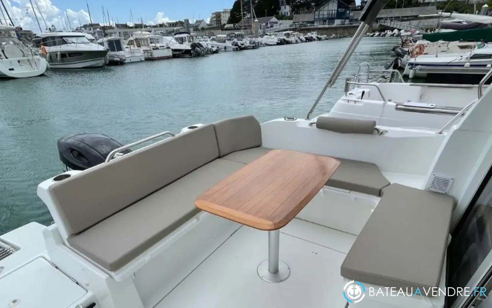 slider 4 Beneteau Antares 8 OB