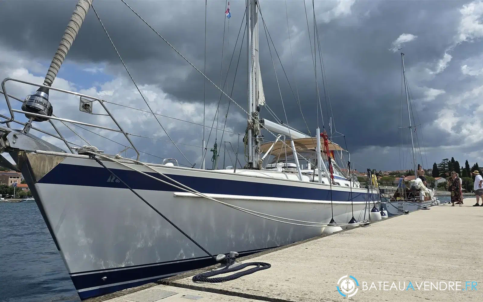slider 16 Hallberg Rassy 48