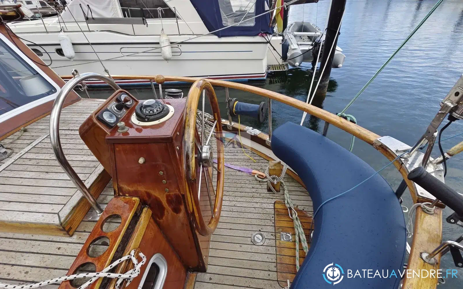 slider 12 Siltala Yachts Nauticat 33