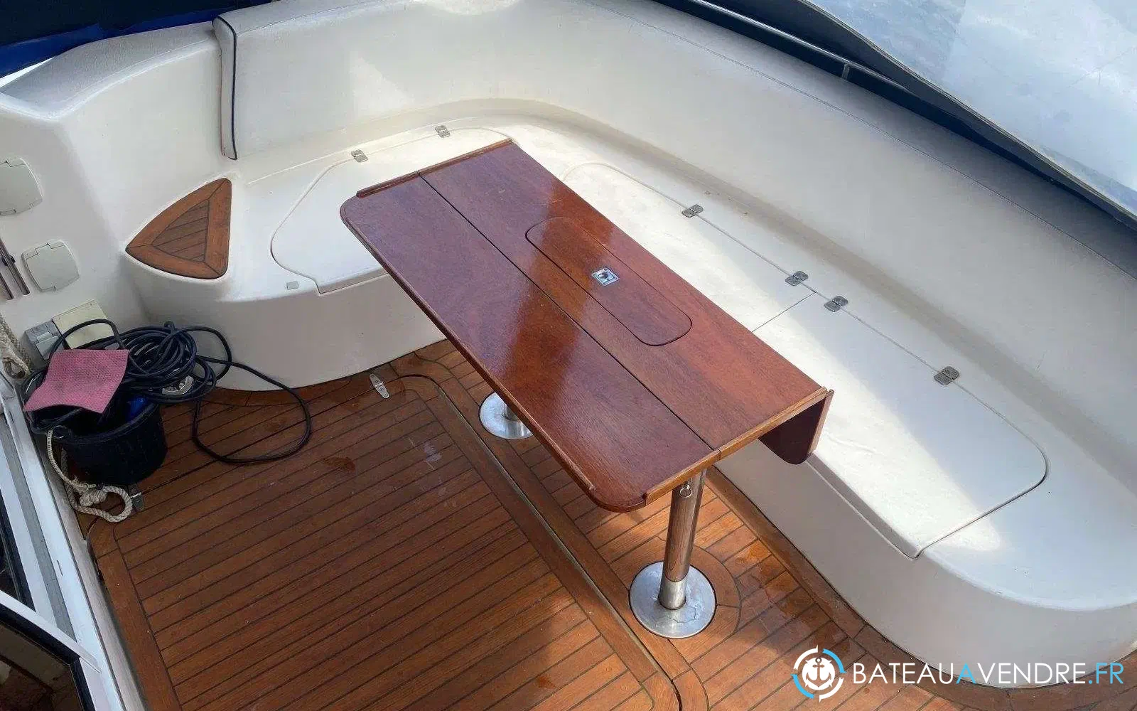 slider 4 Sealine 360