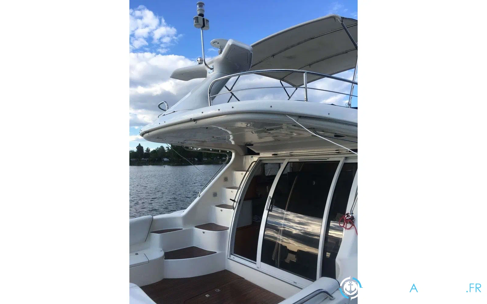 slider 7 Sealine 360