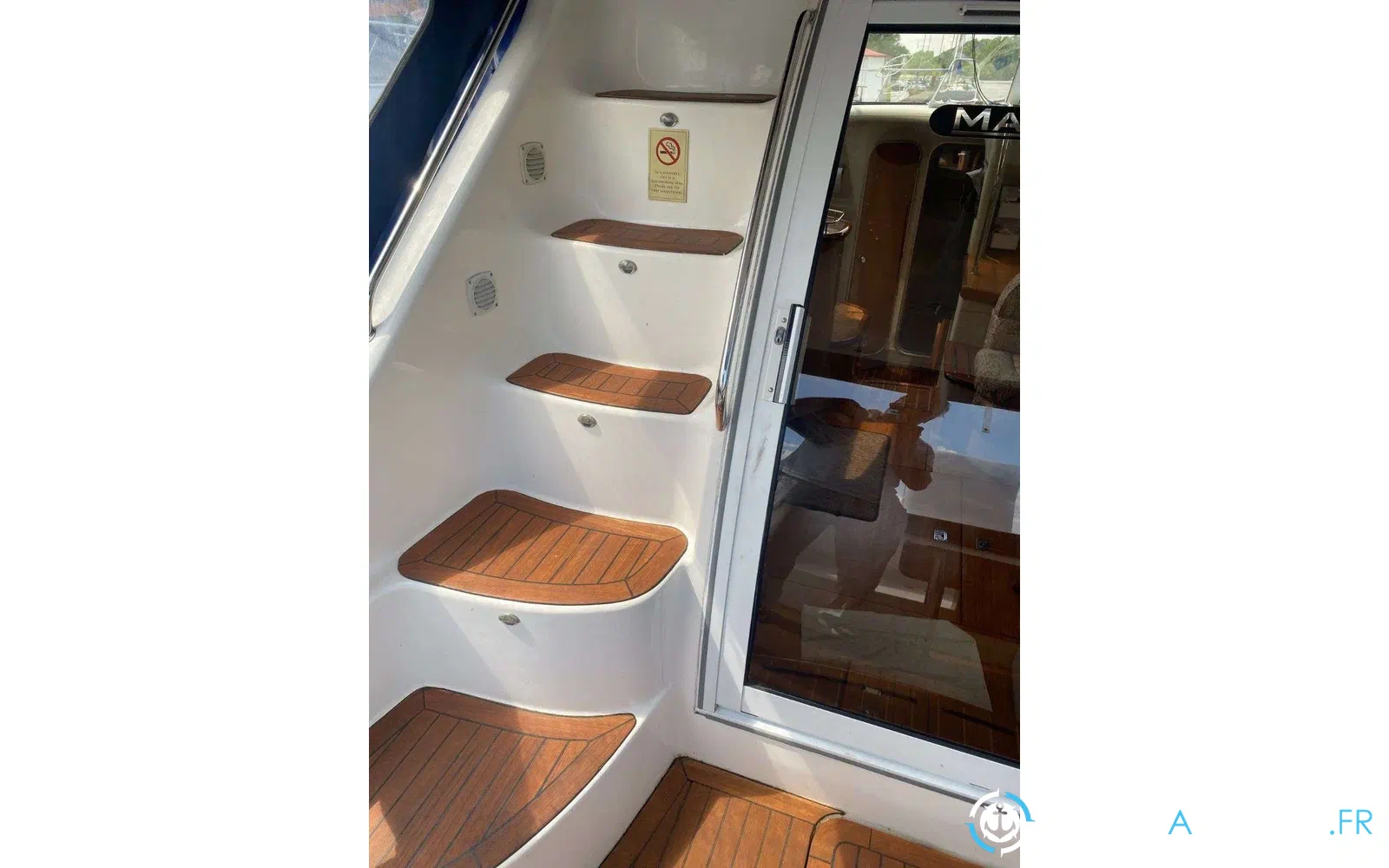 slider 8 Sealine 360