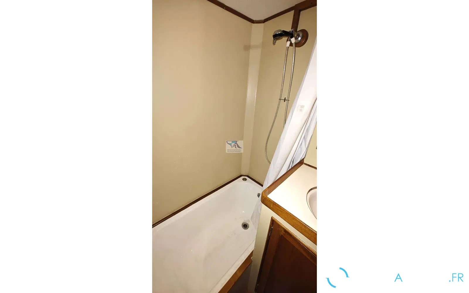 slider 17 Grand Banks 48