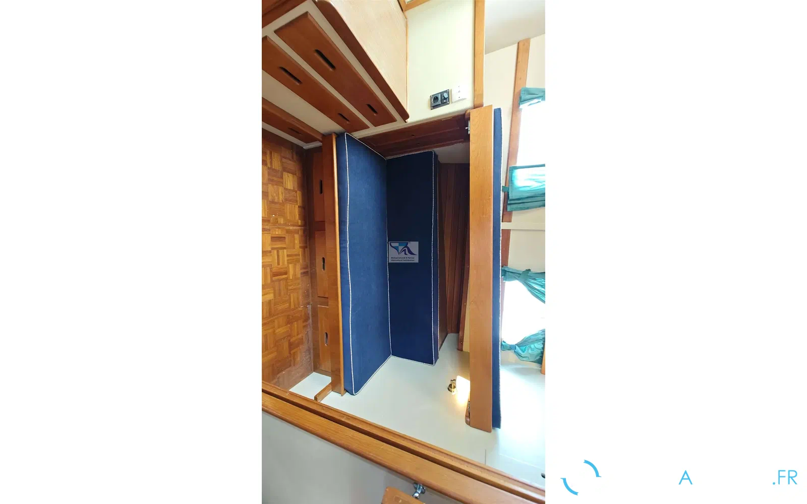 slider 18 Grand Banks 48
