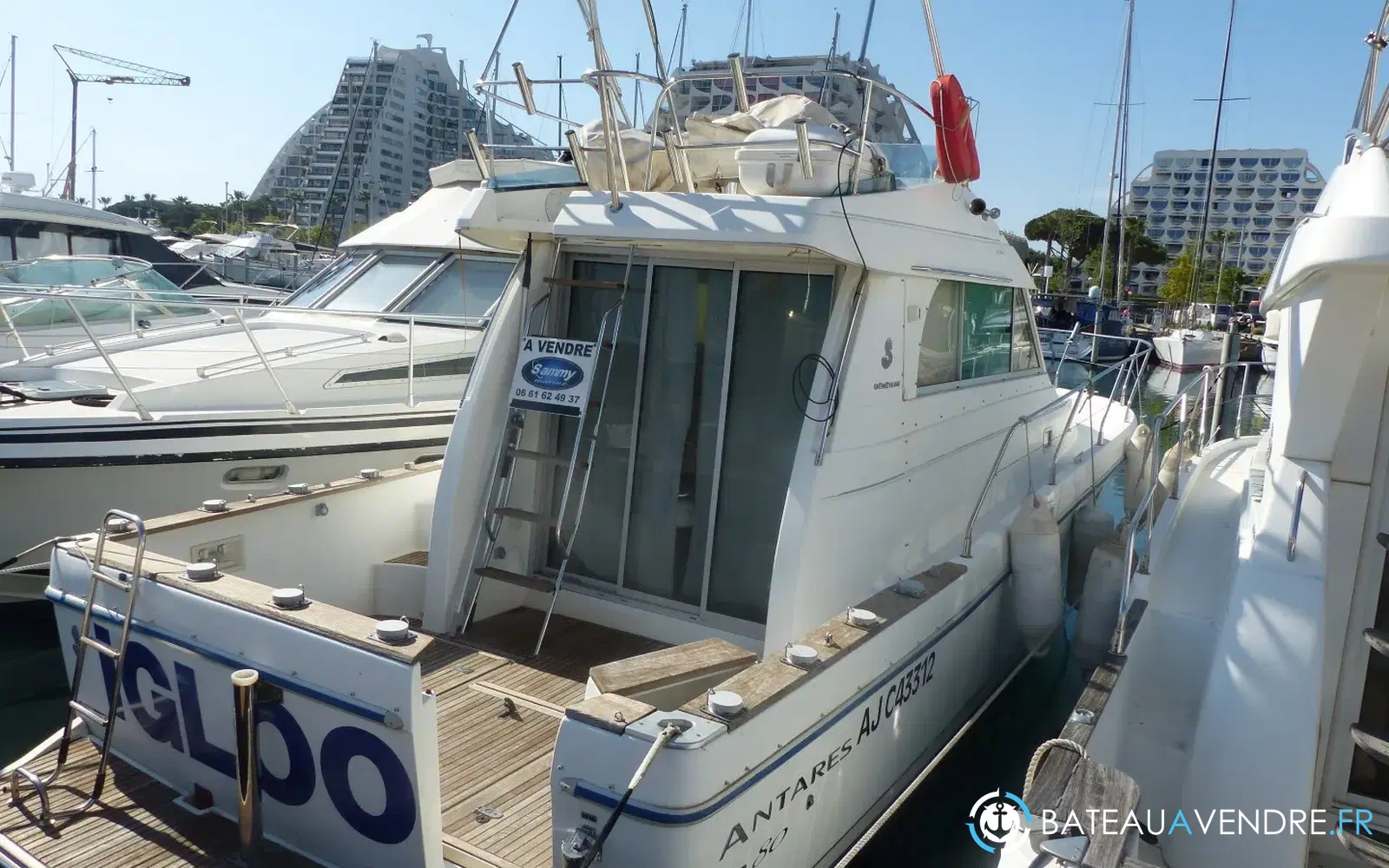 slider 1 Beneteau Antares 10.80 Fly