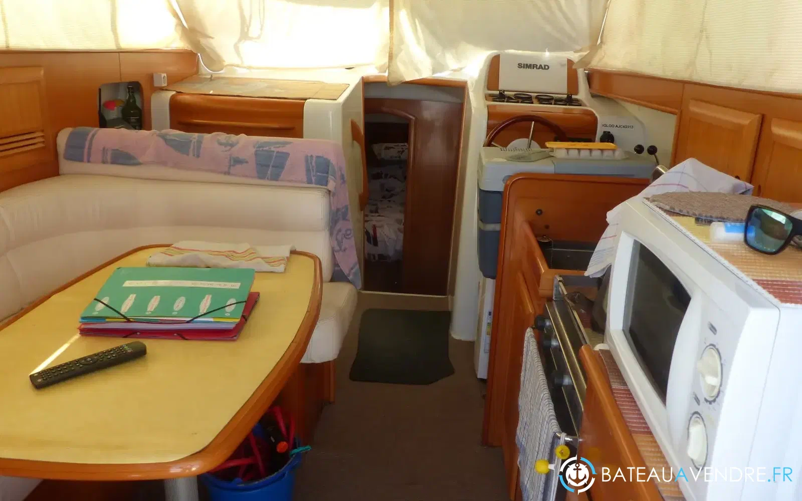 slider 4 Beneteau Antares 10.80 Fly