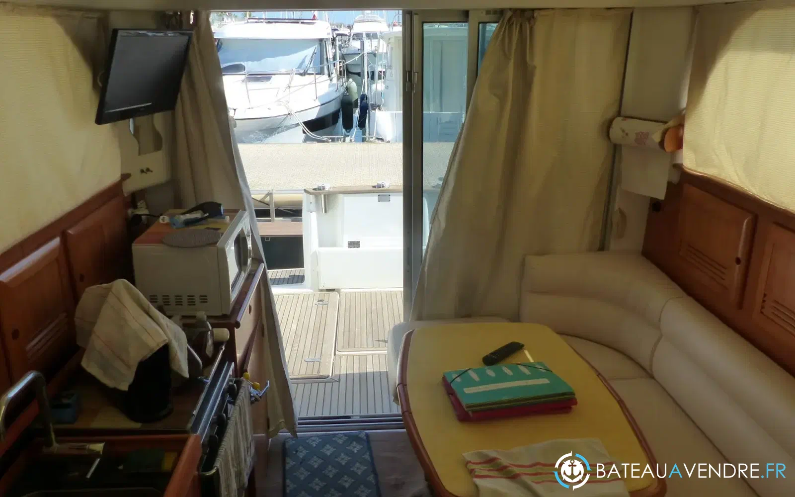 slider 7 Beneteau Antares 10.80 Fly