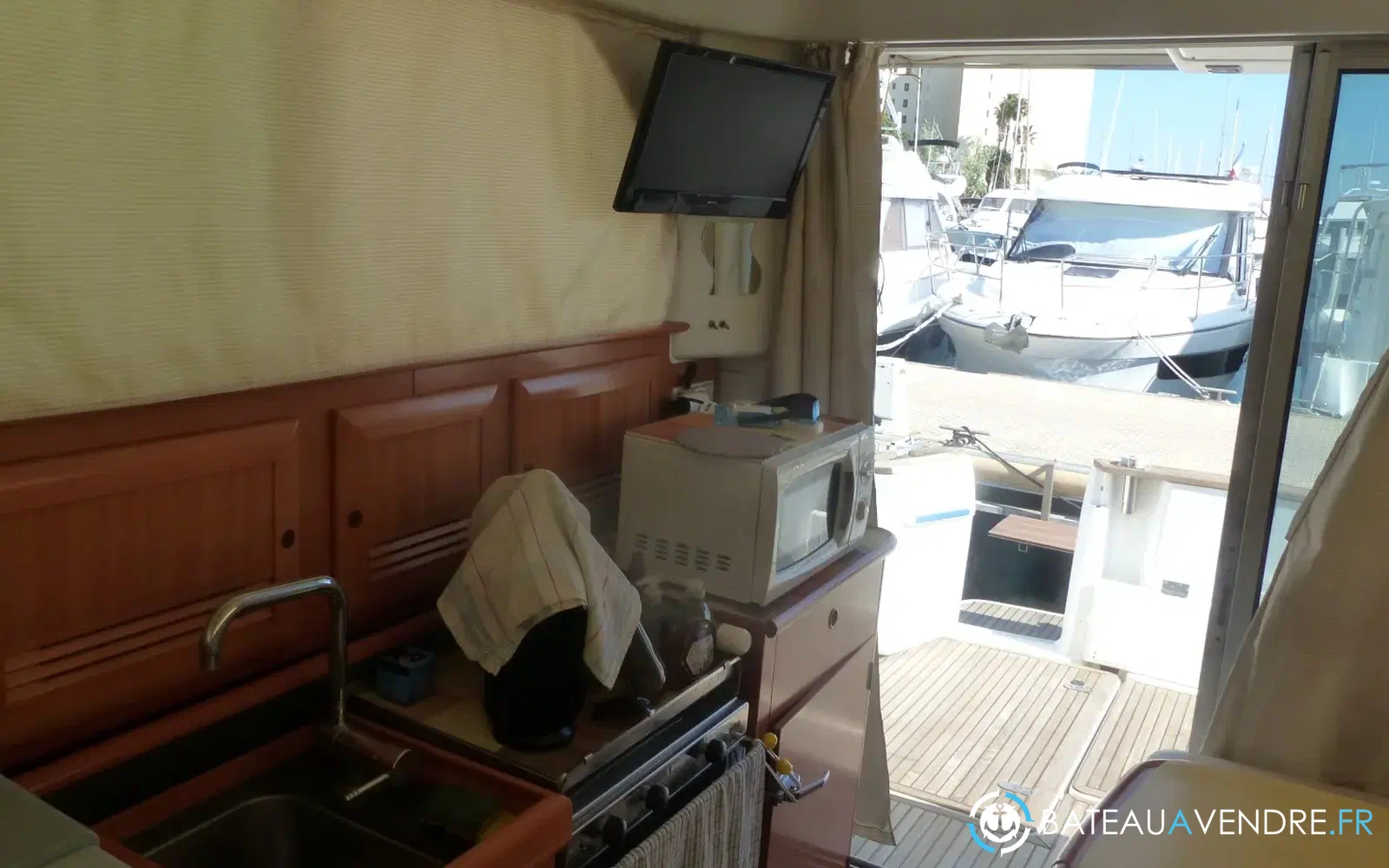 slider 8 Beneteau Antares 10.80 Fly
