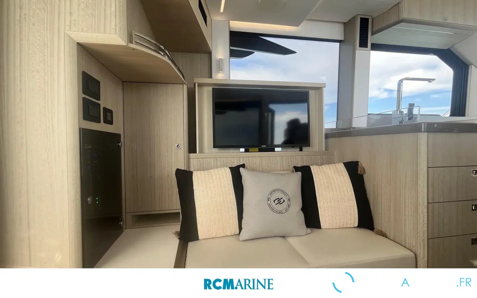 slider 23 Galeon 400 Fly