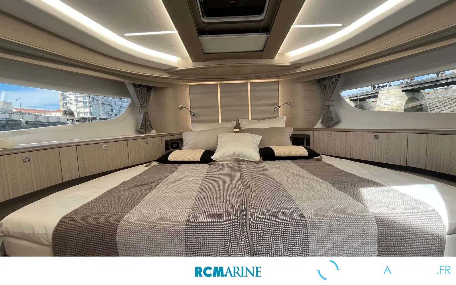 slider 13 Galeon 400 Fly