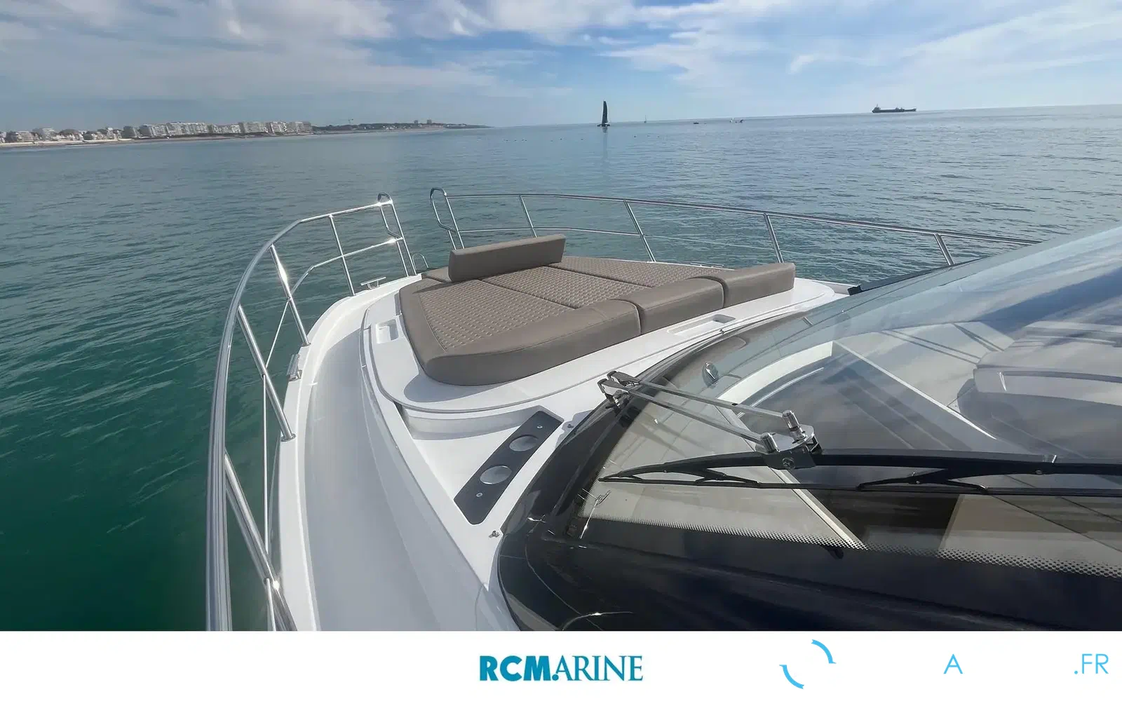 slider 16 Galeon 400 Fly
