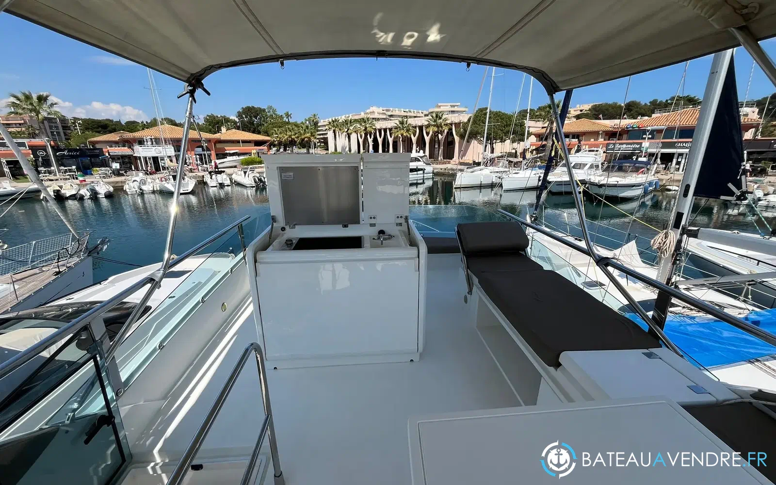 slider 10 Fairline Squadron 42