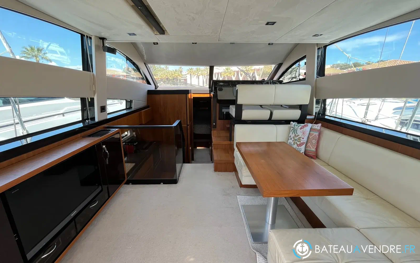 slider 1 Fairline Squadron 42